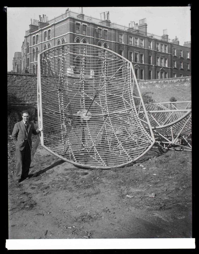 Museum 900 MHz dishes 1961
